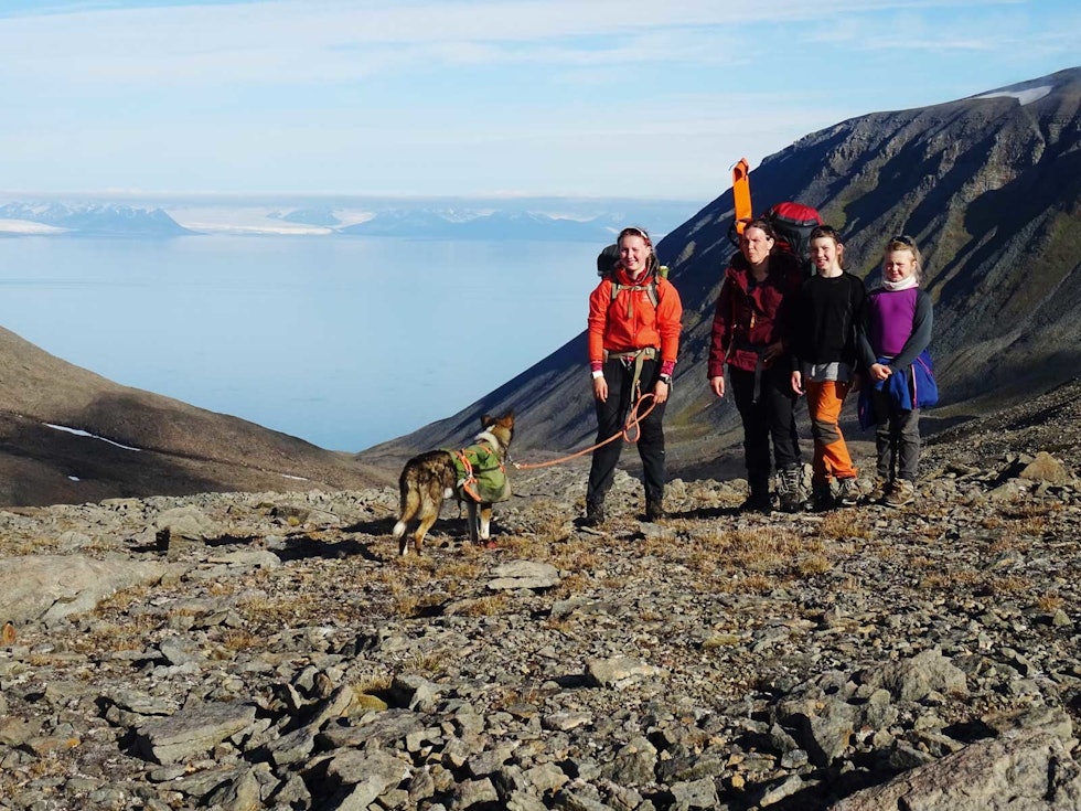 GRUMANTDALEN: Det ble en tidlig start på siste turdagen opp Grumantdalen og vi møtte morgensolen i passet mot Bjørndalen. GRUMANTDALEN: Det ble en tidlig start på siste turdagen opp Grumantdalen og vi møtte morgensolen i passet mot Bjørndalen.