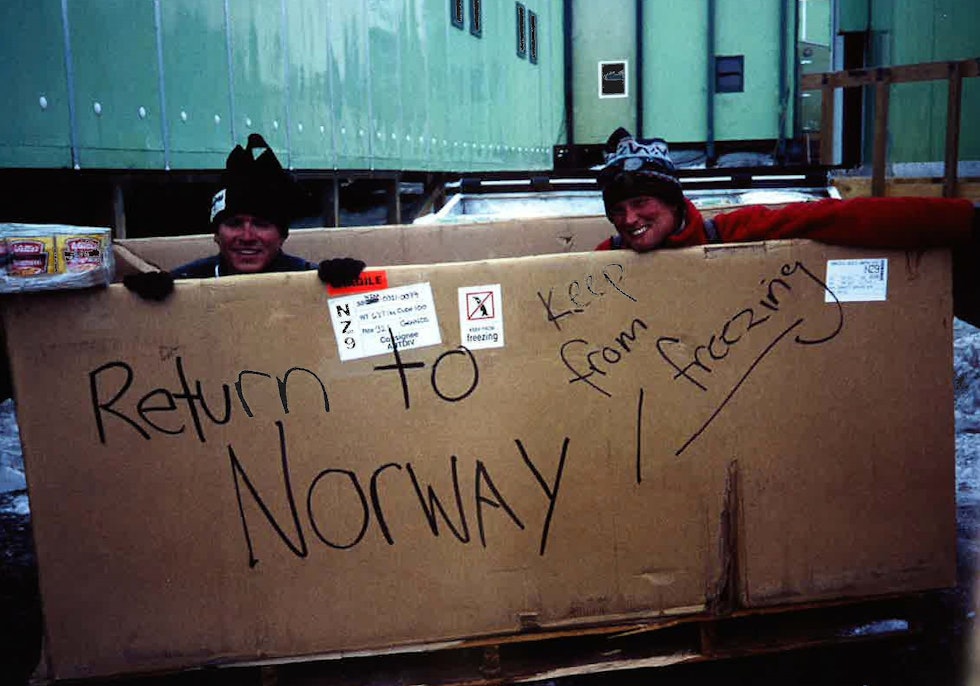 LAV PROFIL: Fra 1999-2001 gjennomførte Eirik Sønneland og Rolf Bae (RIP) Norsk Antarktis Ekspedisjon (NAE) som også inkluderte den første overvintringen på den norske Trollbasen på 40 år. Foto: Ukjent