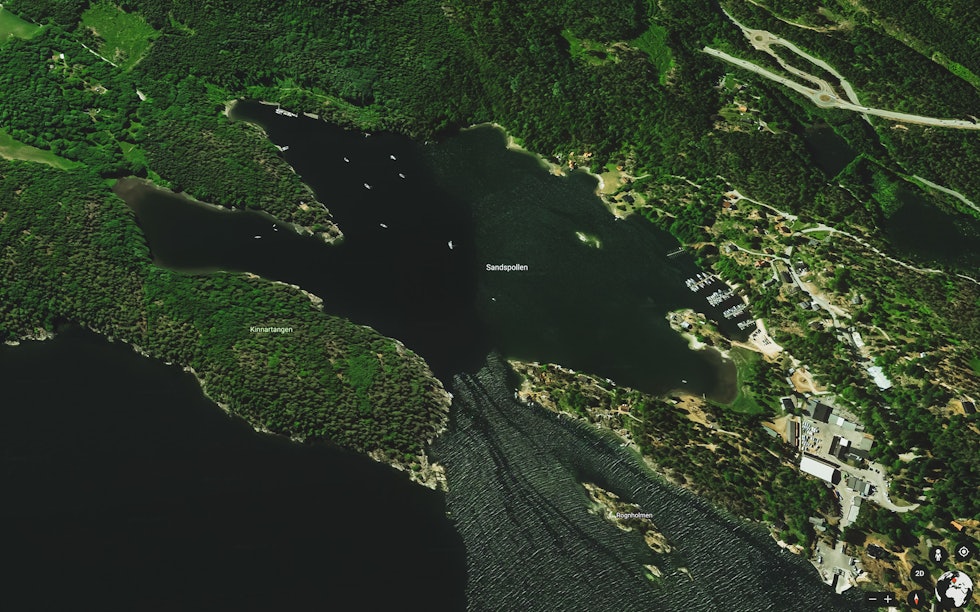 Sandspollen er en innsnevring i Vestfjorden, beskyttet fra de fleste værtyper.