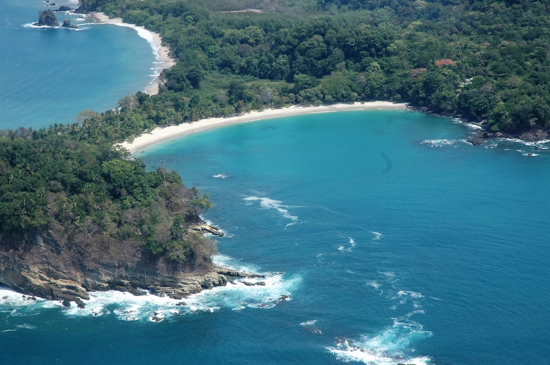 NASJONALPARKER: Costa Rica holder økoturismen sin i hevd, og nasjonalparkene langs Stillehavskysten i sør er blant landets toppattraksjoner.
