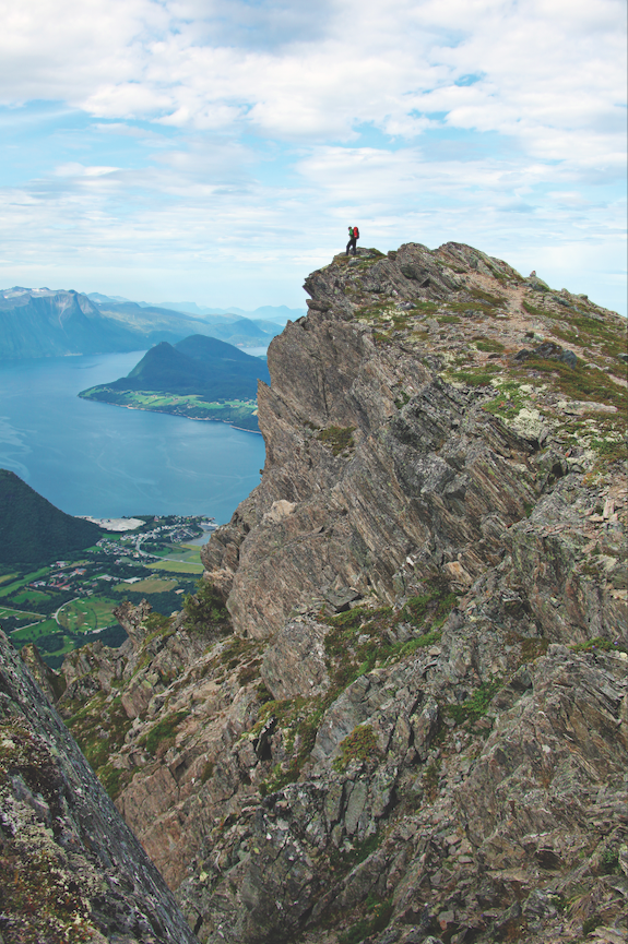 Romsdalseggen tøffer seg. Foto: Matti Bernitz