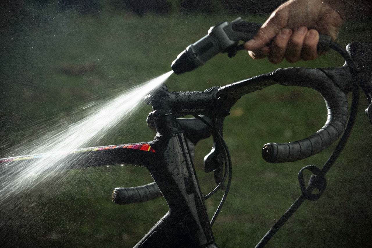 MYE VANN: Bikewash Pro har en vanntank på hele 20 liter. Det gir deg god tid til å få sykkelen ren.  MYE VANN: Bikewash Pro har en vanntank på hele 20 liter. Det gir deg god tid til å få sykkelen ren.