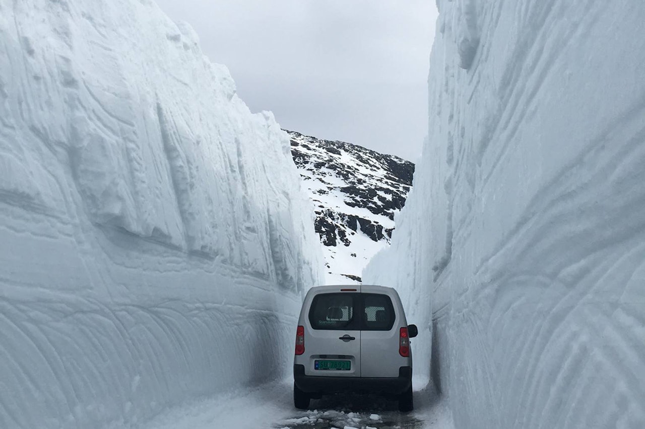 VANVITTIG: Dette bildet ble tatt på Folgefonna i midten av april. Snart åpner sommerskisenteret. Foto: Folgefonna Sommerskisenter VANVITTIG: Dette bildet ble tatt på Folgefonna i midten av april. Snart åpner sommerskisenteret. Foto: Folgefonna Sommerskisenter