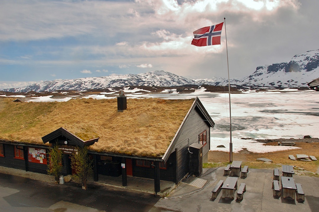 HAUKELISETER: Frister det å ta turen vekk fra by og støy på 17. mai? Da kan en feiring på Haukeliseter være et godt alternativ. Foto: Haukeliseter DSC_0044
