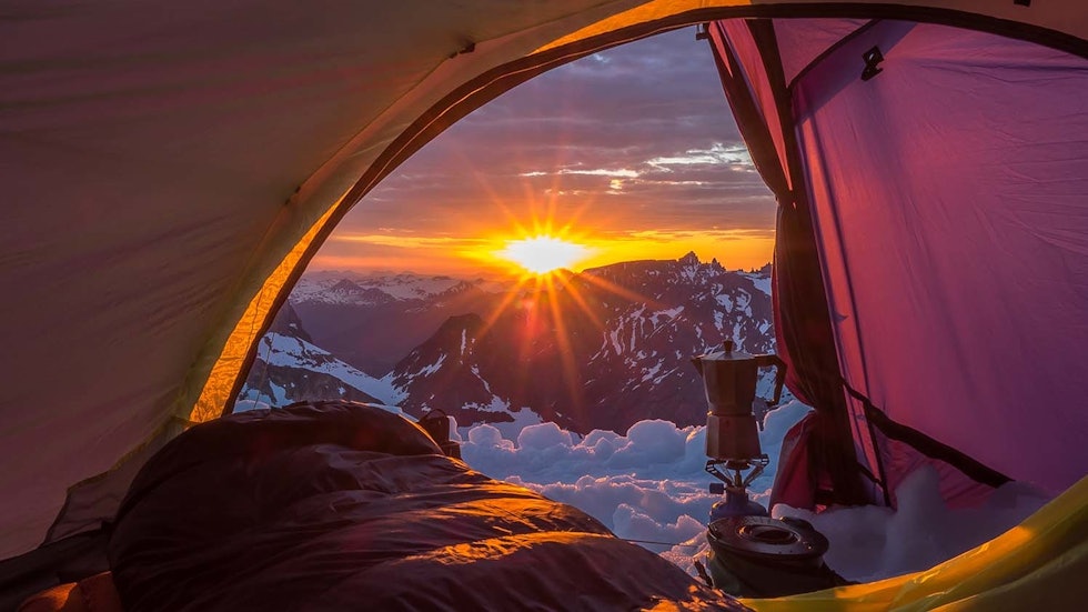 Klokka 23:10: Som hobbymessig landskapsfotograf er dette det beste man kan oppleve! Foto: Rob Buist overnatting på Alnestinden