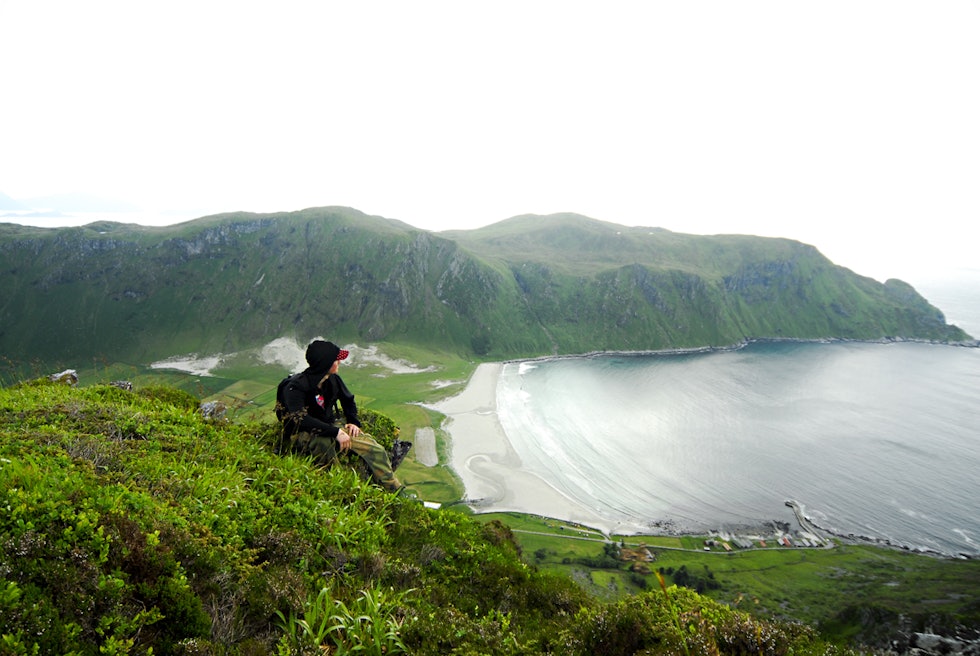 IDYLL: Hoddevik er omgitt av grønnkledte fjell. Foto: Sindre T. Lønnes Hoddevik Stadt