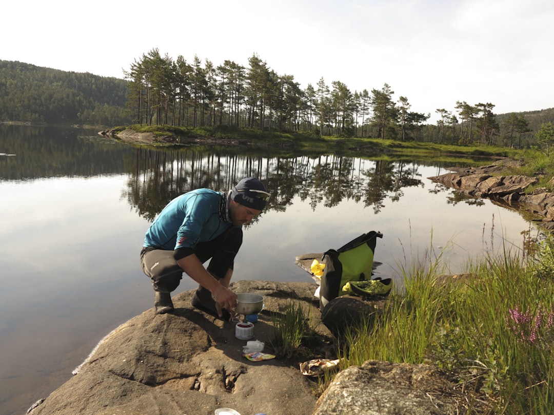 MATSTASJON: Et egnet sted langs veien. Foto: Sandra Lappegard norge på langs med sykkel