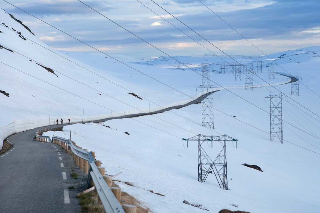 motbakkesykling motbakke bakkesykling landevei cycling Norge 71 bakker du må sykle i Norge fri flyt procycling gruppetto strava segment Tindevegen årdal turtagrø hurrungane Sogn