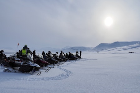 Svalbard korona snøscooter ski