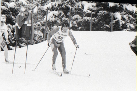 SMØREHISTORIE: Den italienske langrennsløperen Maurilio de Zolt var blant de første som hadde ski smurt med fluorsmurning.  cera f maurilio de zolt skihistorie
