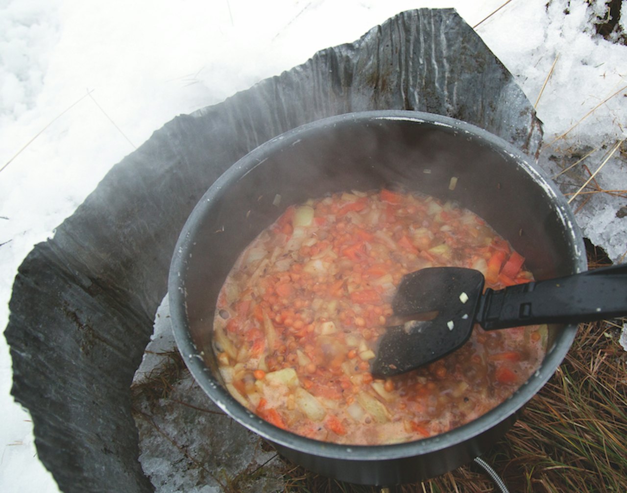 VARM LINSESUPPE: Rykande fersk med gode smakar. Foto: Sigrid Henjum varm linsesuppe
