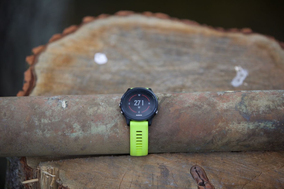 KOMPASS: Du kan laste ned kart til Garmin Forerunner 935, men også bruke den som kompass i tillegg til vanlig papirkart. Foto: Øyvind Aas Test av Garmin Forerunner 935 Tri Bundle pulsklokke