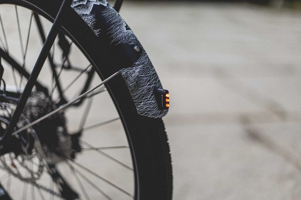 STRØKENT: Store, brede skjermer og en pen, integrert lykt fra Supernova. Foto: Kristoffer H. Kippernes. test electra path go elsykkel 2021