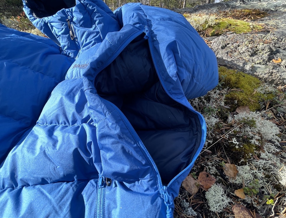 Gjennomtenkt: Bergans har tenkt godt i design av sin Røros. Her er lufting under armene. Det kan jo bli varmt i en skikkelig dunis. Bergans Røros test av varme jakker