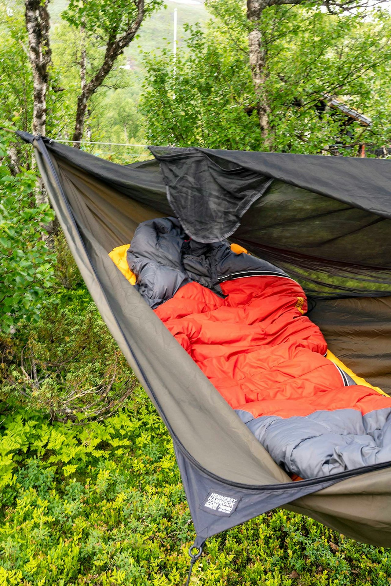 Hennessy Hammock Explorer Deluxe Asym Zip: Hengekøye for seriøse turer Hennessy Hammock Explorer Deluxe Asym Zip hengekøye til test