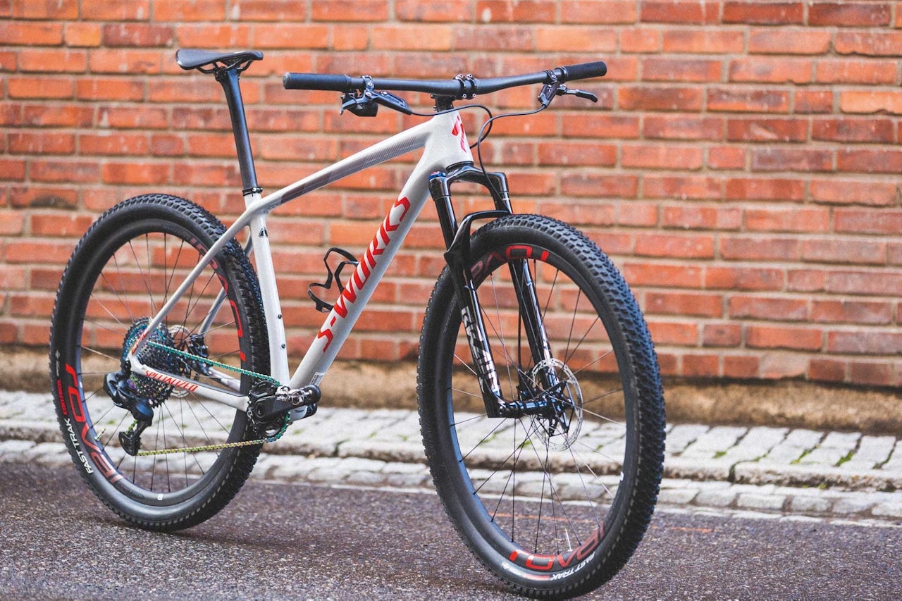 LUKSUSHARDTAIL: Specialized Epic S-Works AXSer satt sammen av markedets aller dyreste komponenter, inkludert wattmålingskrank og elektronisk gir. Specialized Epic S-Works Hardtail