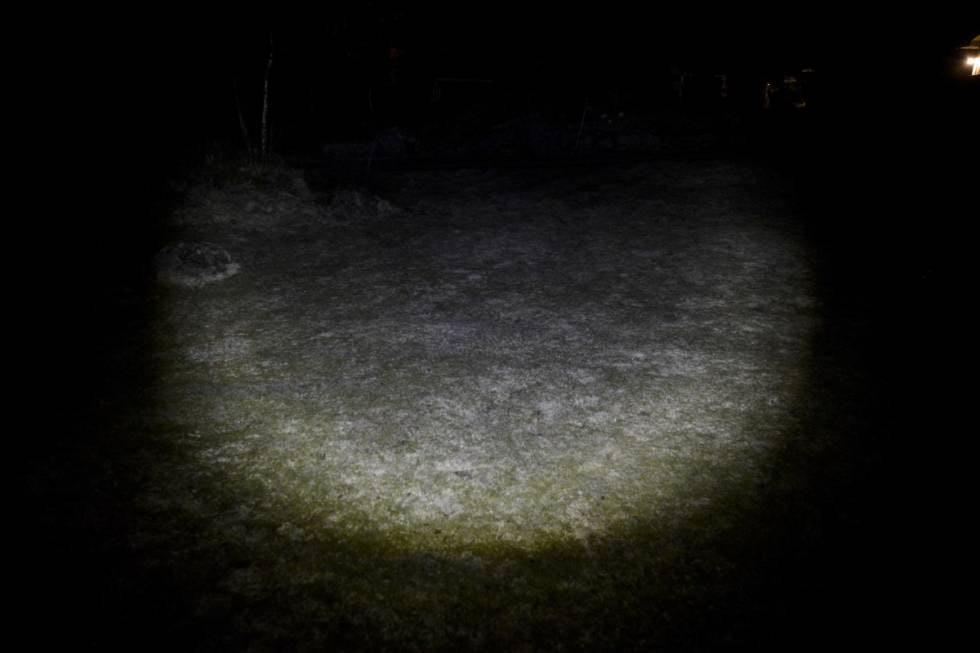 Testpanelet er ikke imponert av hodelykten Led Lenser H14R.2 Lyset fra Led Lenser H14R.2