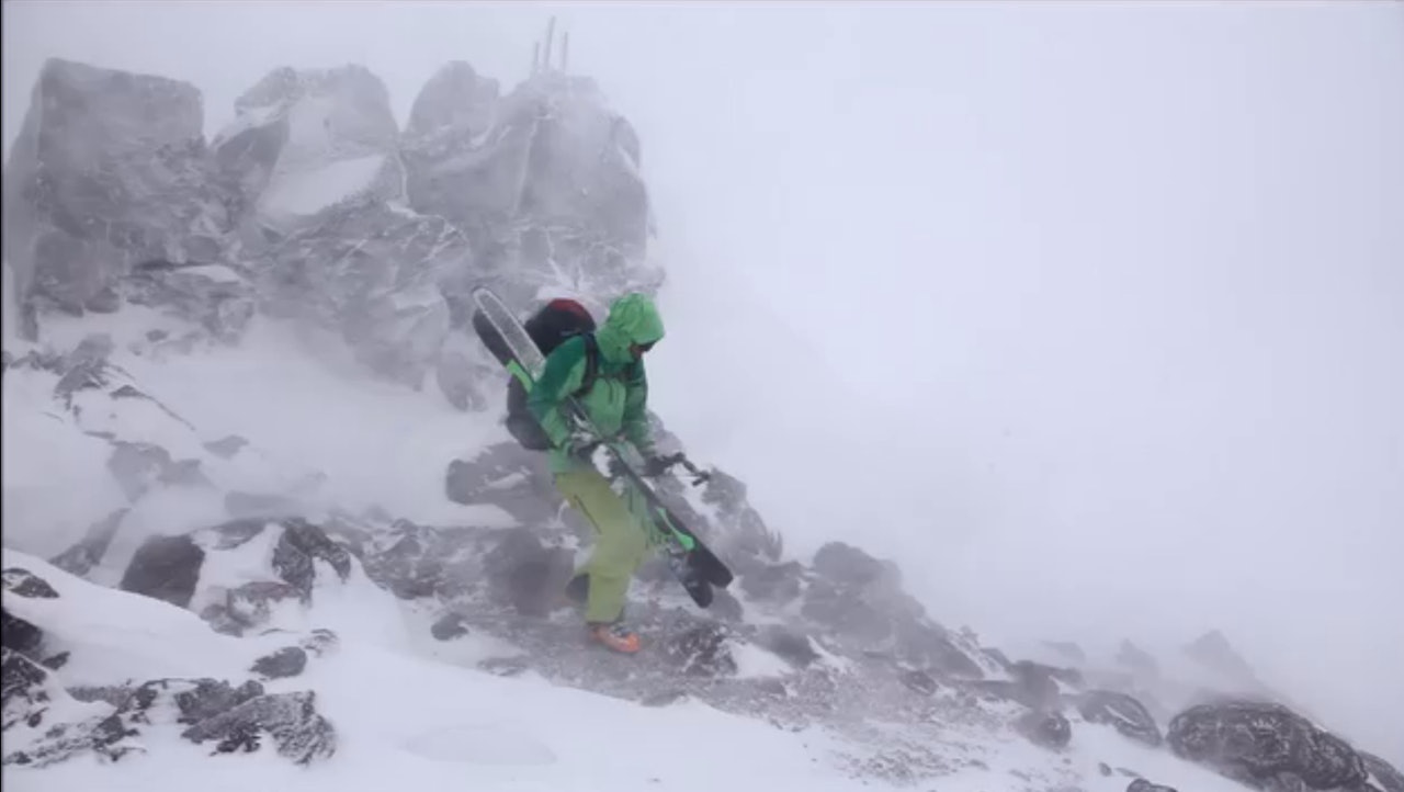 FULL CONDITIONS: Tormod Granheim på tur i luftige forhold. FULL CONDITIONS: Tormod Granheim på tur i luftige forhold.