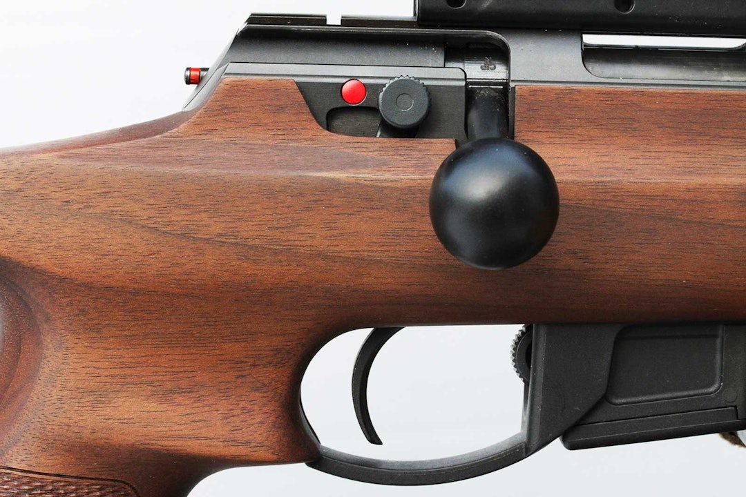 Anschutz 1761DHB Walnut Thumbhole Anschutz 1761DHB Walnut Thumbhole