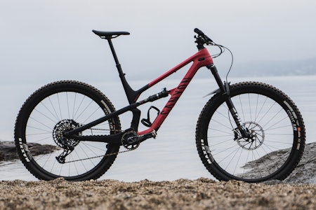 TEST AV CANYON SPECTRAL: Canyons nye Spectral har karbonramme, 150 mm dempervandring og store hjul, vi har testet den.  Canyon Spectral 29 2021