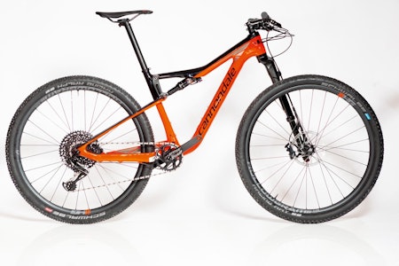 SKJERPET: Cannondales Scalpel er for 2019 oppradert med den helt nye Lefty Ocho-gaffelen. Til tross for at Lefty-gaffelen ikke lenger har to kroner, er den like presis som før. SKJERPET: Cannondales Scalpel er for 2019 oppradert med den helt nye Lefty Ocho-gaffelen. Til tross for at Lefty-gaffelen ikke lenger har to kroner, er den like presis som før.