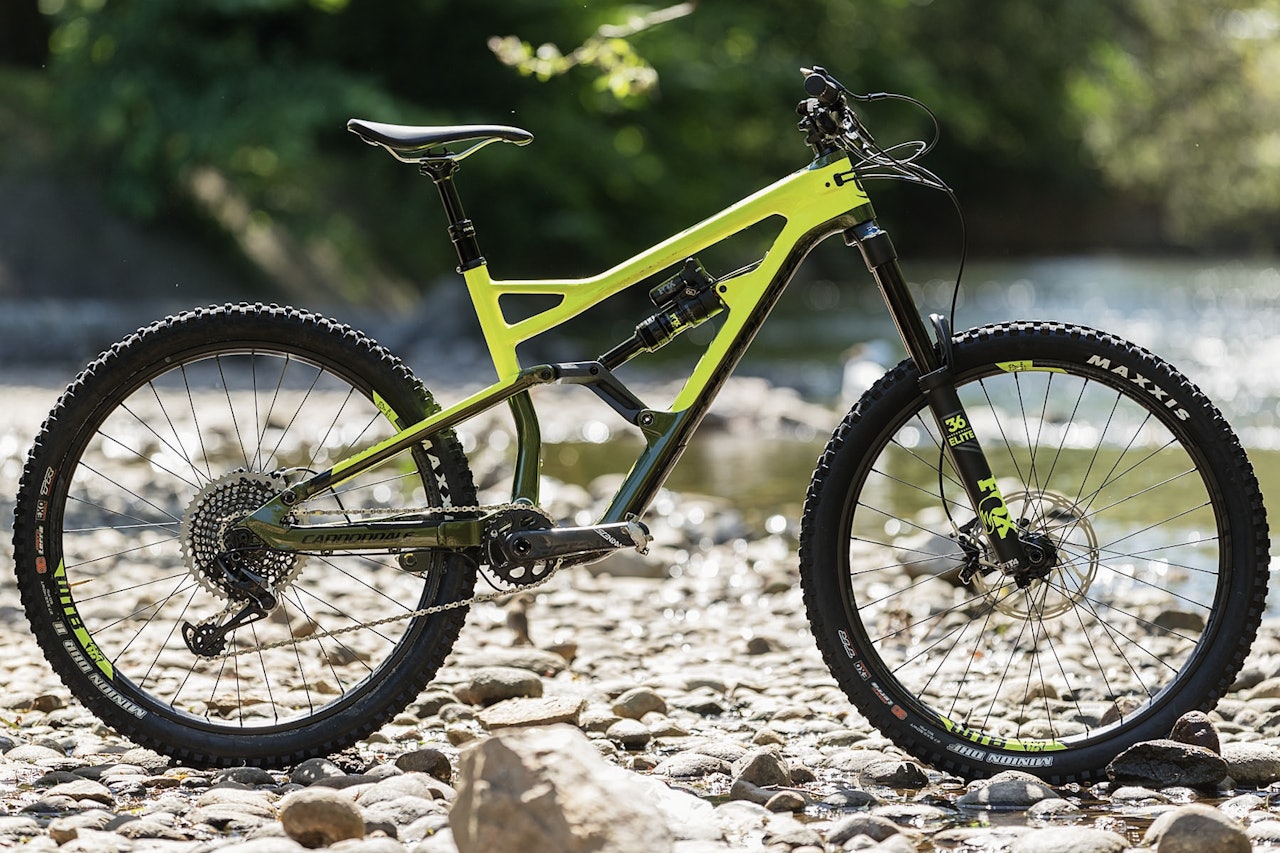 NY AV ÅRET: Cannondale Jekyll har fått helt nytt rammedesign. Foto: Kristoffer Kippernes test cannondale jekyll