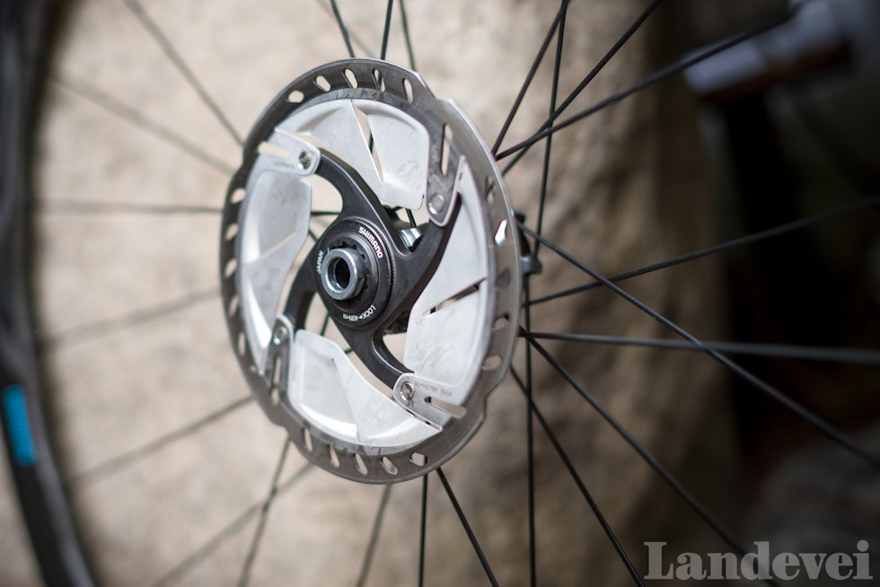 SOM FORVENTET: Shimano har Centerlock innfesting på alle sine hjul. Vi må bare legge til at de nye Ultegra-skivene er rålekre. SOM FORVENTET: Shimano har Centerlock innfesting på alle sine hjul. Vi må bare legge til at de nye Ultegra-skivene er rålekre.