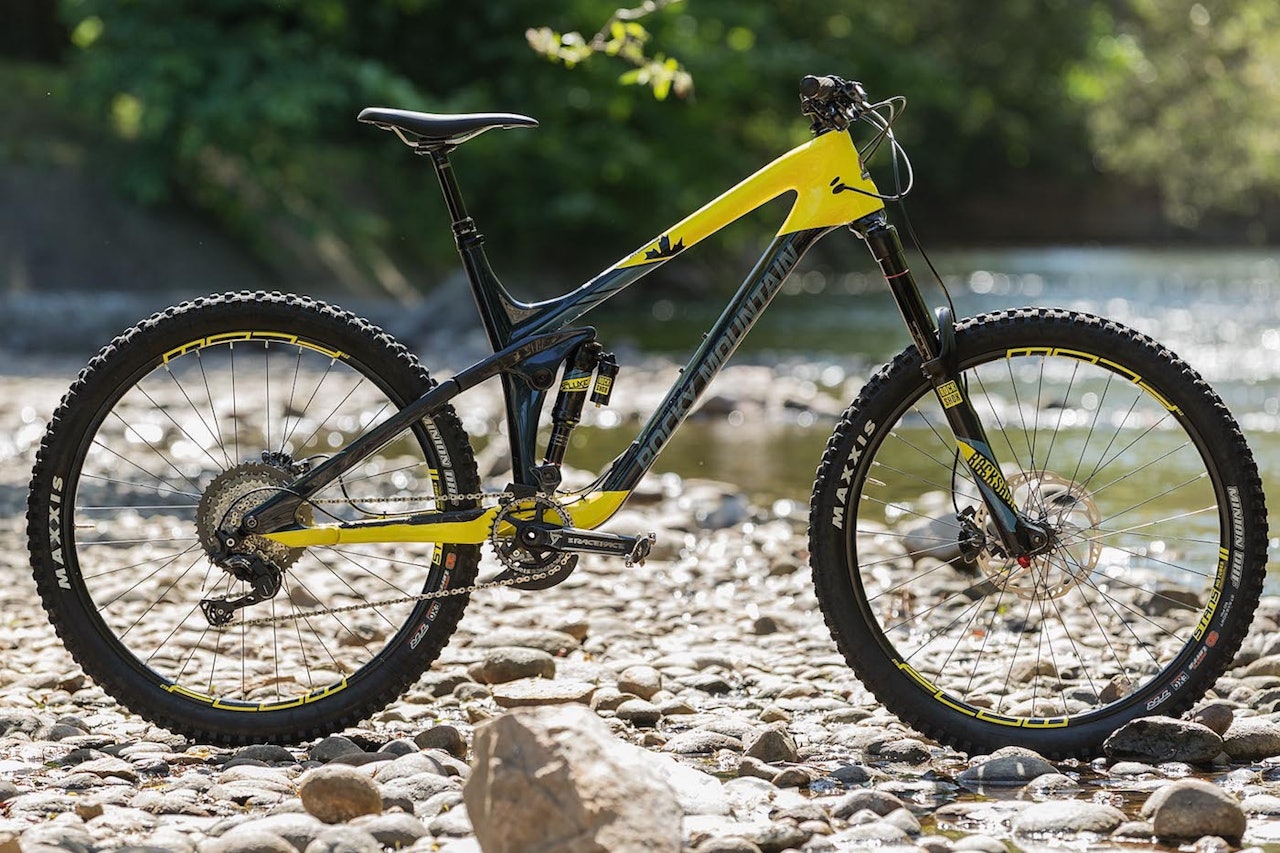 REINKARNASJON: Det er flere sykler i testen som har fått et nytt design, Rocky Mountain Slayer er en av dem. Foto: Kristoffer Kippernes REINKARNASJON: Det er flere sykler i testen som har fått et nytt design, Rocky Mountain Slayer er en av dem. Foto: Kristoffer Kippernes