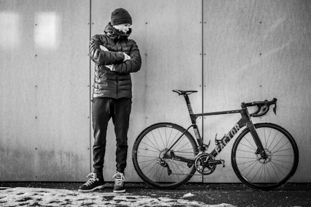 INGEN SYKLING UTE: Enn så lenge er det umulig for Carl Fredrik Hagen å sykle ute. Foto: Marcus Liebold.  carl fredrik hagen ostro vam