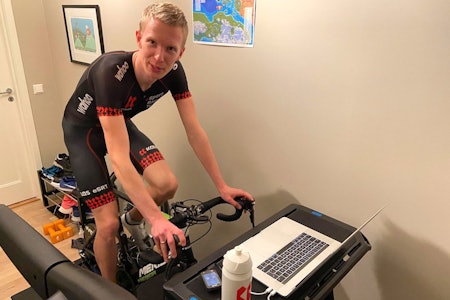 DREVEN: Øivind Løining Bjerkseth har over 200 ritt bak seg i Zwift, og har syklet i det digitale universet siden 2017. Foto: Helen Løining Bjerkseth Øivind Løining Bjerkseth i Zwift