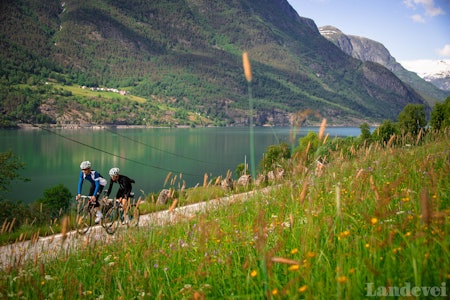 KJÆRLIGHETSVEGEN: På denne veistrekningen spilles det stadig inn reklamefilmer for fjordnorge. Kanskje ikke så rart?