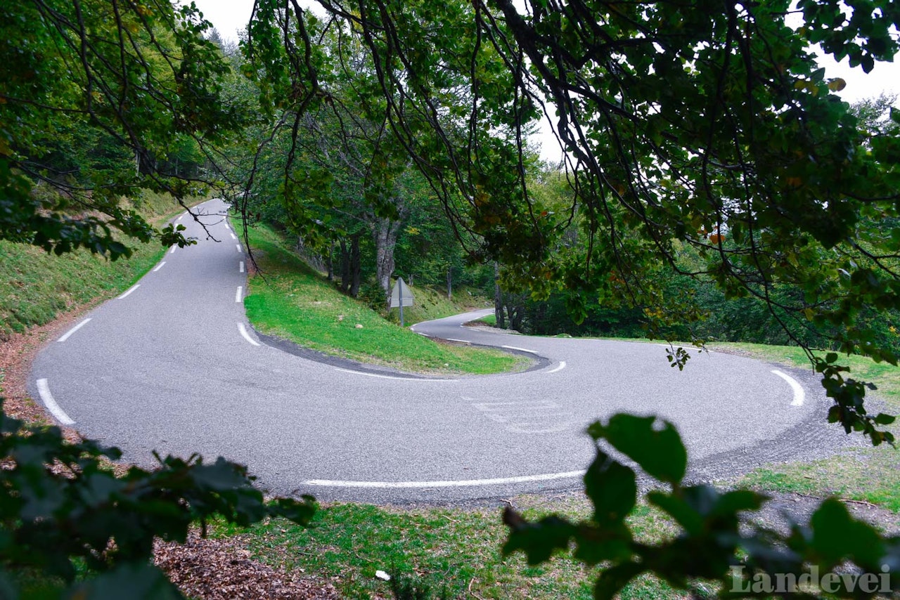 SPENT START: Ingen fjell, men masse serpentinere for det. Dette blir en lang uke.  SPENT START: Ingen fjell, men masse serpentinere for det. Dette blir en lang uke.