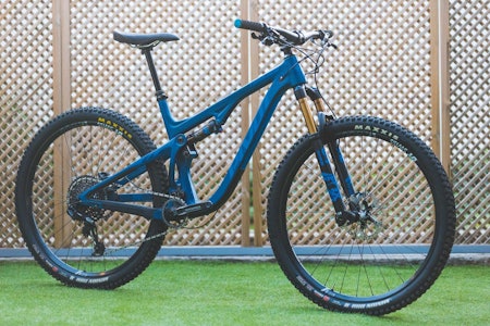 STRAM OG SOLID: Pivot Trail 429 har supereffektiv tråkk og en bunnsolid byggekvalitet. Prisen i Norge gjør at du kan få en høykvalitets kultsykkel til hyllevarepris.  STRAM OG SOLID: Pivot Trail 429 har supereffektiv tråkk og en bunnsolid byggekvalitet. Prisen i Norge gjør at du kan få en høykvalitets kultsykkel til hyllevarepris.