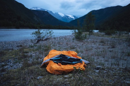 LETT NOK: Du vet du nærmer deg å ha pakket latterlig lett når soveposen ligger igjen hjemme og du begynner å småfryse selv om du har på deg alt tøyet ditt (inkludert den neongule refleksvesten). stupid light bikepacking