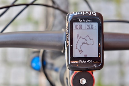 GPS-COMPUTER: Bryton Rider 450 lar deg følge innlagte spor.  test bryton gps sykkel