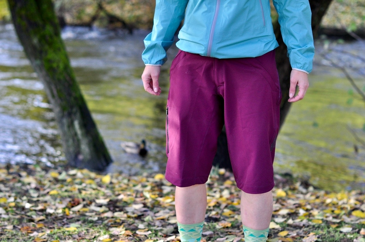 LITT STOR: Trpy Lee Mischief er stor i størrelsen. Gå gjerne ned en størrelse. Shortsen er kraftig og myk og har fine lommer.  Troy Lee Mischief