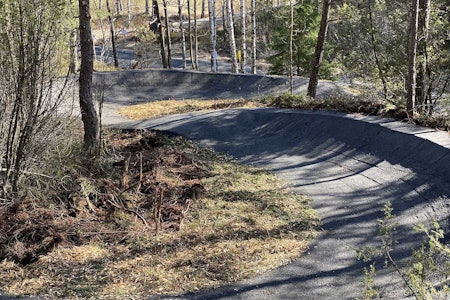 STISYKLING KRAGERØ RESORT: I god tid før sommeren melder Kragerø Resort at flere ferdigbygde stier står klare for innrykk. Foto: Kragerø Resort stisykling kragerø terrengsykling tips ferie sommer familie nynbegynner