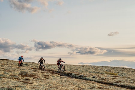 STI-HIMMEL: Alvdal kan kanskje gå litt under radaren for mange, men stopper du med stisykkelen her kan du finne gull. Foto: Magnus Furset stisykling alvdal stipatruljen