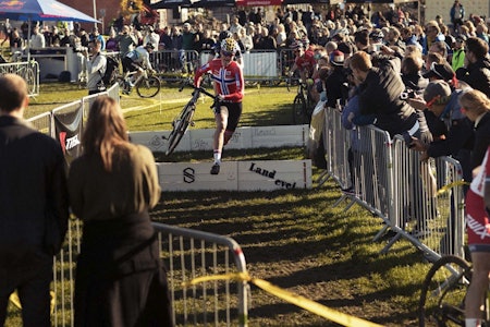 KORONATRØBBEL: Konseptet som cyclocross-klassikeren Superpokal Voldsløkka er bygget på, er ikke forenlig med gjeldende smittevernregler. Foto: Kristoffer Kippernes Avlyser cyclocross-klassikeren Superpokal Voldsløkka pga korona