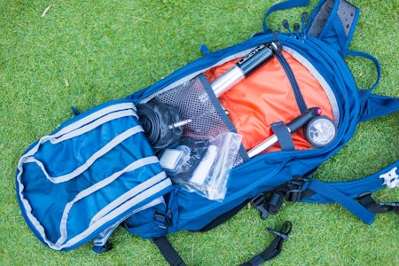 LETT OG RYDDIG: Camelbak M.U.L.E har fin rominndeling og et luftig ryggstykke. Skulderstroppene er breie og myke.  camelbak drikkesekk sykkelsekk