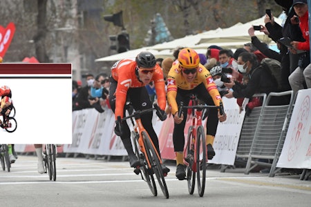 MÅLFOTO: Det blotte øye kunne ikke skille Arvid de Kleijn og Kristoffer Halvorsen i Tour of Turkey. Foto: Cor Vos