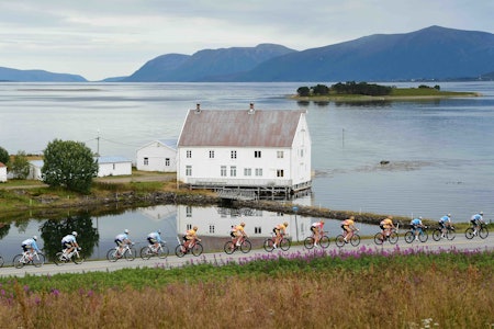 MÅ VENTE TIL NESTE ÅR: Uno-X må vente en sesong til før de igjen får vist seg frem i et norsk proffritt. Foto: Cor Vos.  Uno-X sykler arctic race of Norway