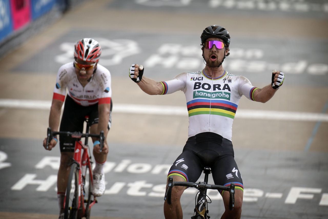 BEST: Peter Sagan var sterkest i Paris-Roubaix, etter nok et ritt med overraskende utfall. Foto: Cor Vos. 