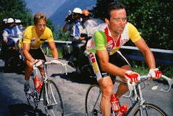 INNBITTE RIVALER: I Tour de France i 1985 og 1986 var Bernard Hinault og Greg LeMond lagkamerater, men kriget mot hverandre som om de var kapteiner på hvert sitt lag. Foto: Cor Vos.