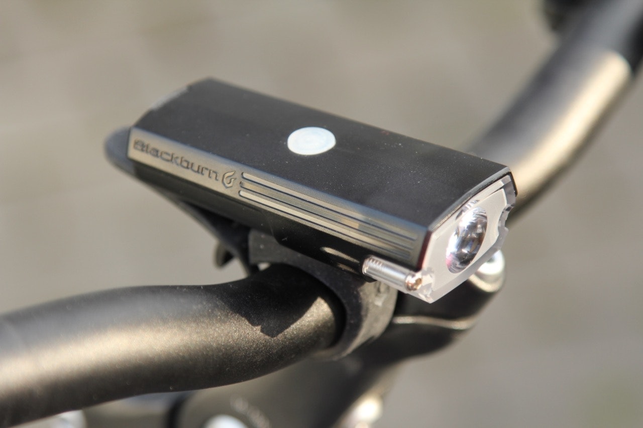 LETT OG KRAFTIG: Blackburn Dayblazer 400 sykkellykt Blackburn Dayblazer 400 test sykkellykt