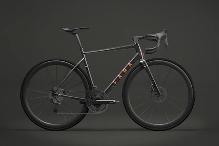 USYNLIG BIKEPACKER: Nye Fara AR er i følge Fara den første sykkelen med et helintegrert oppsett for bikepacking. USYNLIG BIKEPACKER: Nye Fara AR er i følge Fara den første sykkelen med et helintegrert oppsett for bikepacking.