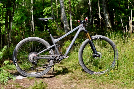 DW-LINK TIL RITT: Pivot Mach 4 SL er supereffektiv i terrenget og gir mye utstyr for pengene.  Pivot Mach 4 SL