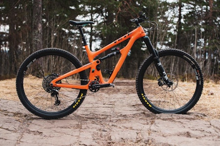 UNIKT RÅSKINN: Yeti SB150 er med sitt spesielle Switch Infinity-oppheng virkelig en enhjørning i stisykkel-faunaen. Supereffektivt tråkk og bunnløs vandring kjennetegner det unike opphenget UNIKT RÅSKINN: Yeti SB150 er med sitt spesielle Switch Infinity-oppheng virkelig en enhjørning i stisykkel-faunaen. Supereffektivt tråkk og bunnløs vandring kjennetegner det unike opphenget