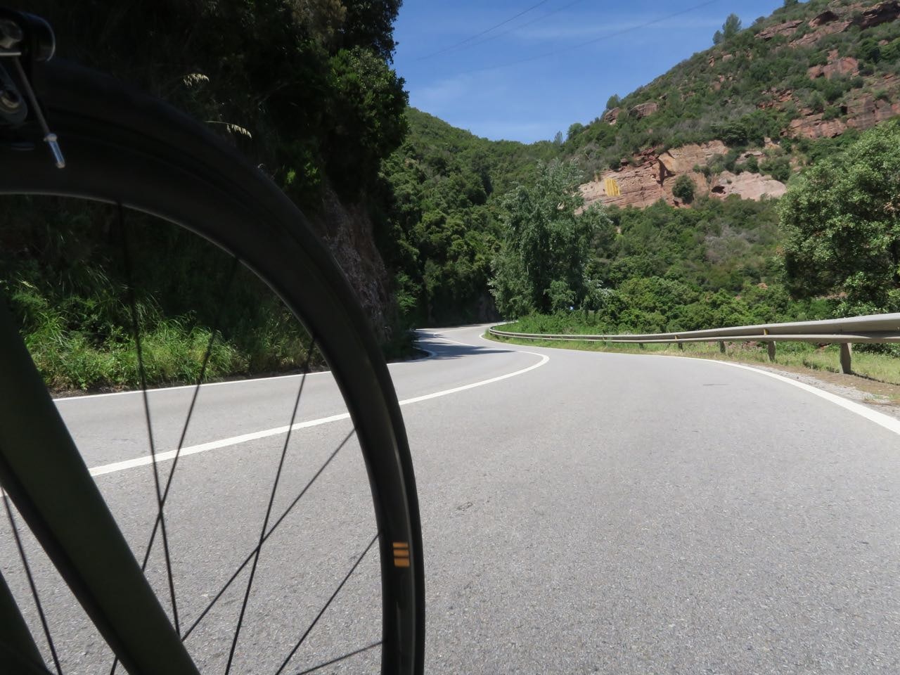 SPANIA PÅ TVERS: Det går for det meste rett vest fra Barcelona til San Sebastian,  men det svinger godt i starten. Alle foto: Øyvind Aas SPANIA PÅ TVERS: Det går for det meste rett vest fra Barcelona til San Sebastian,  men det svinger godt i starten. Alle foto: Øyvind Aas