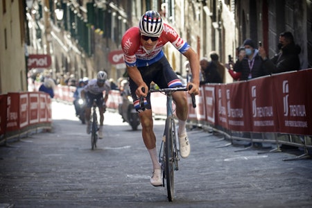 KNUSTE ALAPHILIPPE: Mathieu van der Poel med en enorm prestasjon i Strade Bianche. Foto: Cor Vos KNUSTE ALAPHILIPPE: Mathieu van der Poel med en enorm prestasjon i Strade Bianche. Foto: Cor Vos